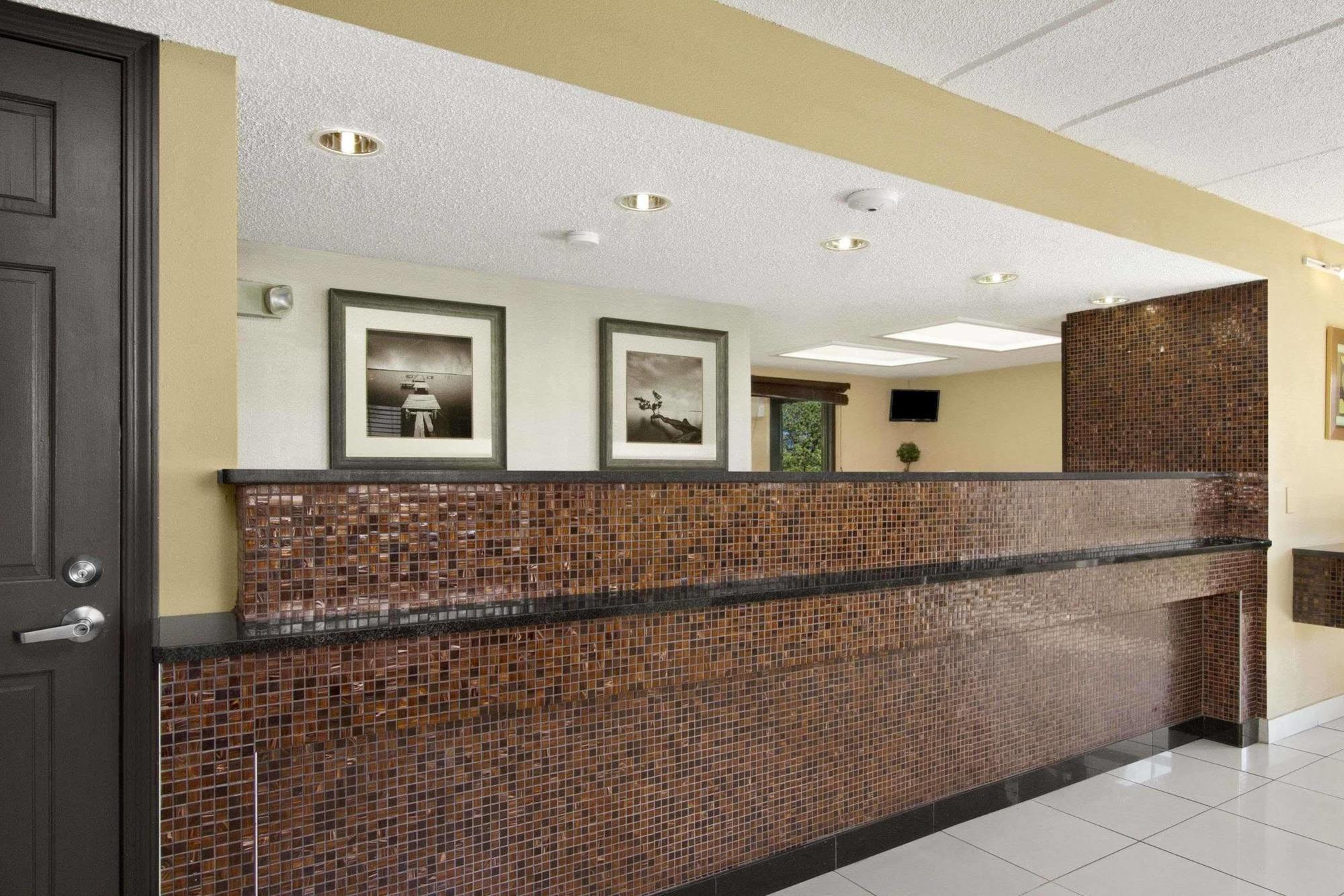 Travelodge By Wyndham College Park Esterno foto