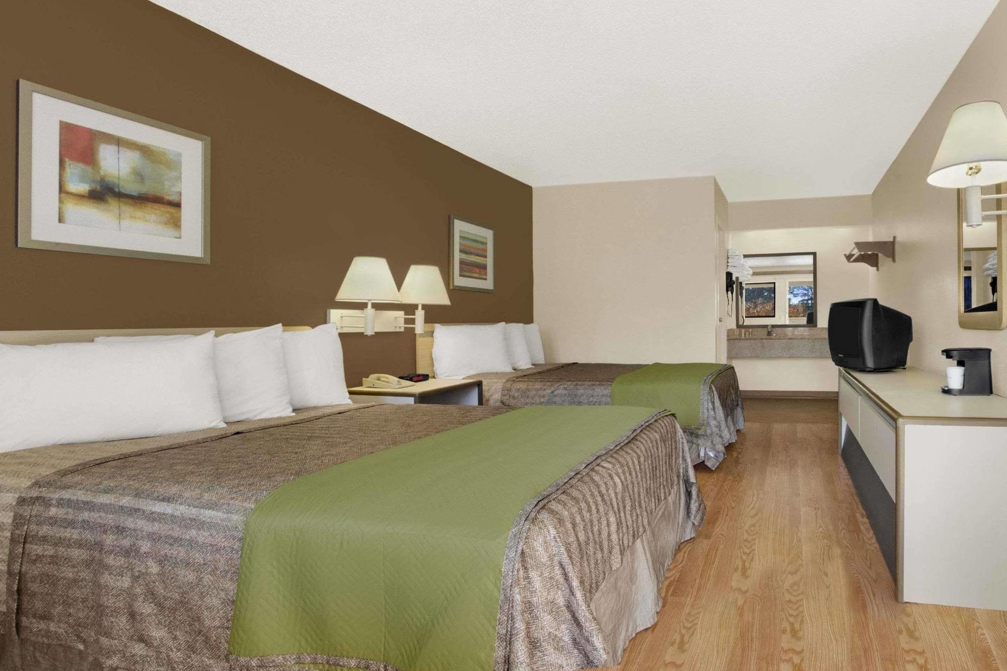 Travelodge By Wyndham College Park Esterno foto