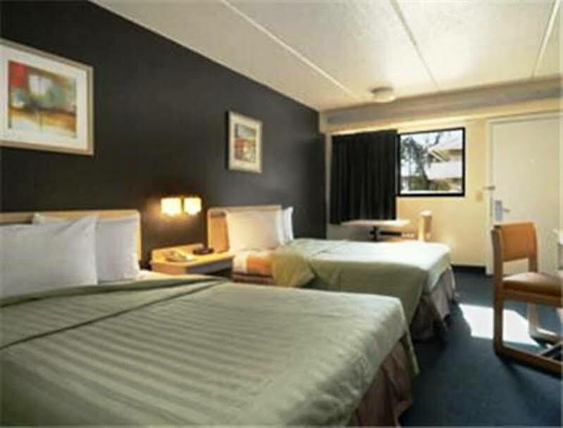 Travelodge By Wyndham College Park Esterno foto